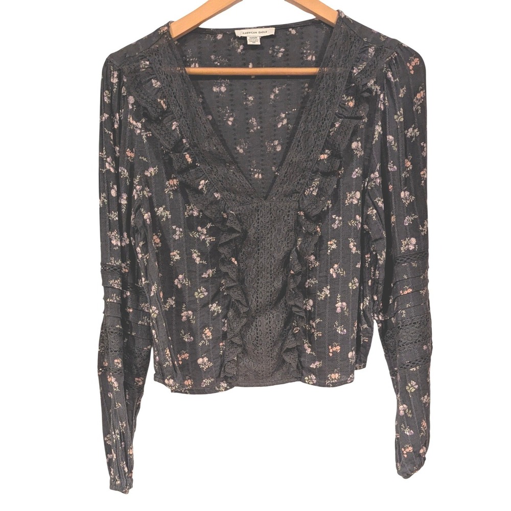 American Eagle Floral Lace Ruffle Blouse Medium Gray Boho Cottagecore V-Neck